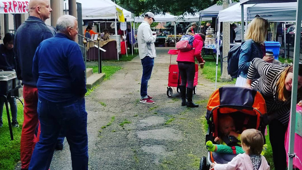 families at the market